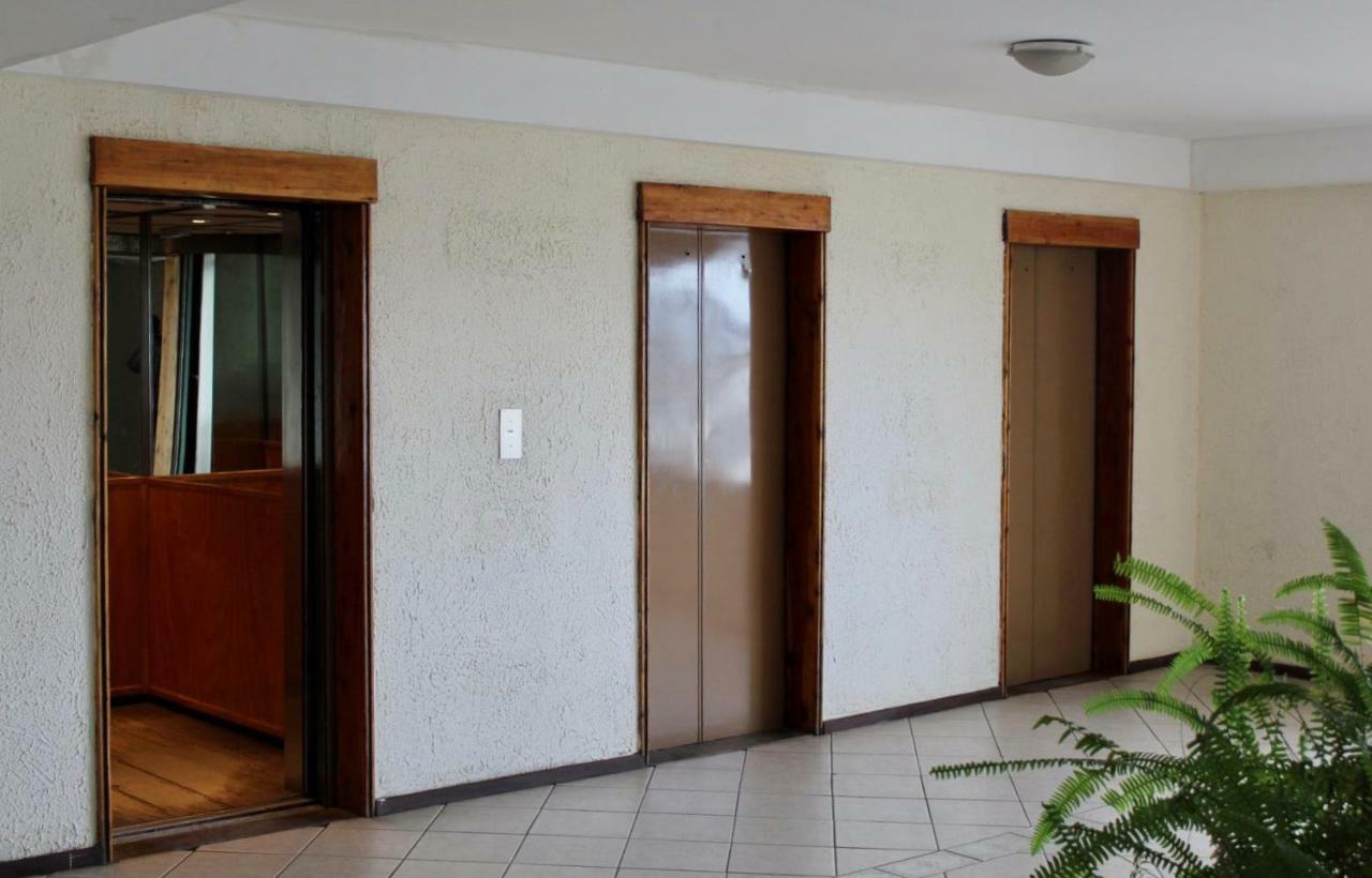 Apartamento Departamento en el centro de Bariloche Exterior foto